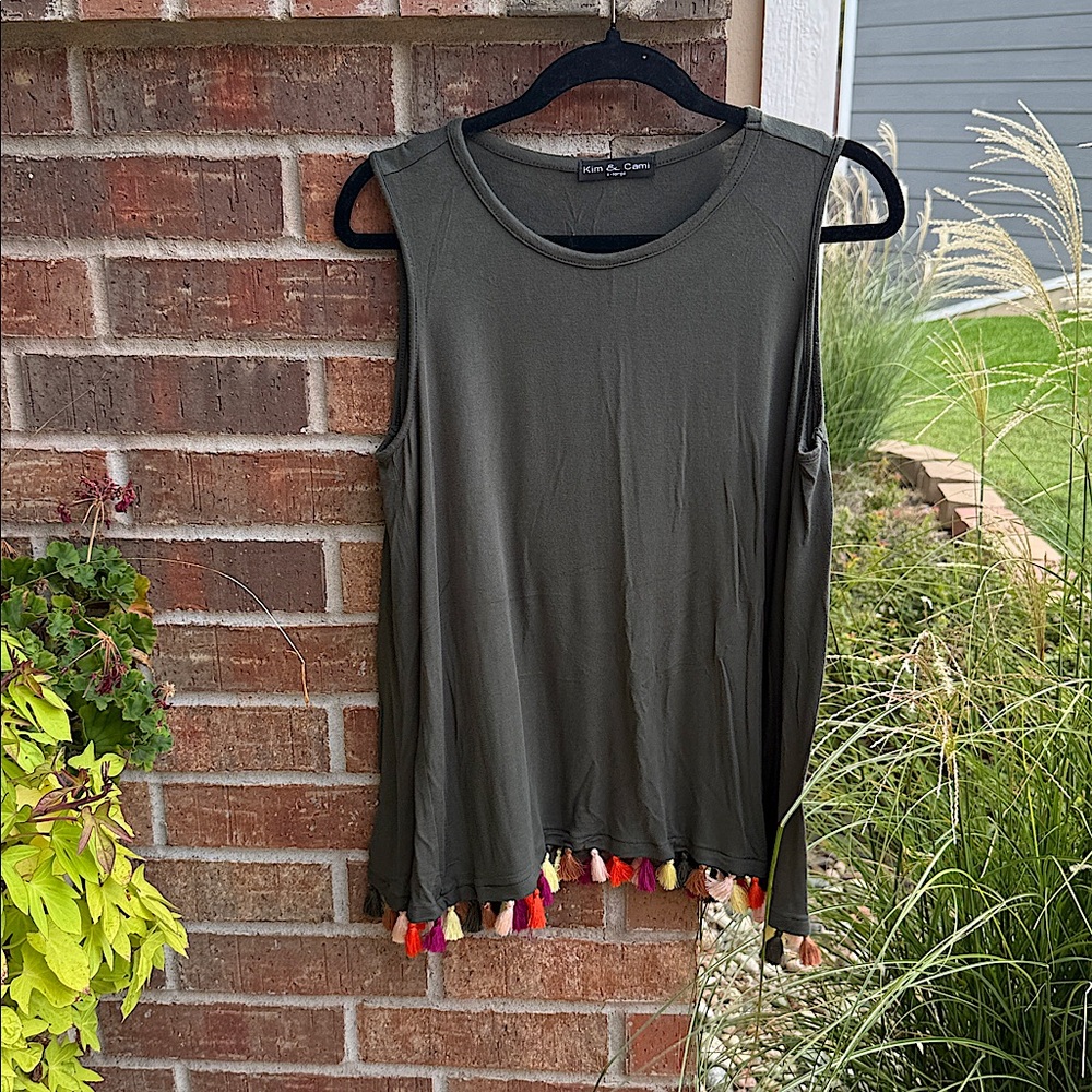 Kim & Cami Ladies XL Dark Green Muscle Tank with Multicolor Tassels